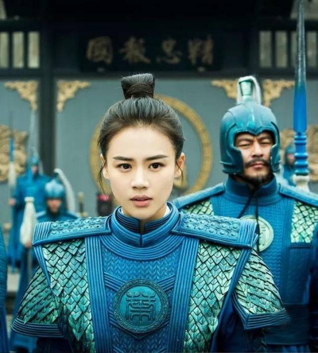 女明星穿铠甲_古装剧女将军_女明星穿盔甲