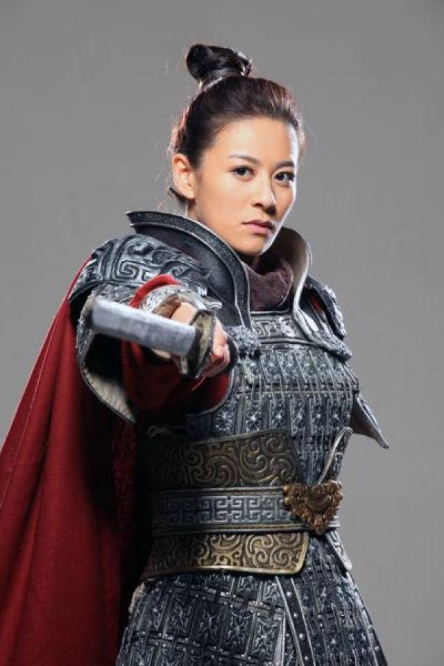 女明星穿盔甲_古装剧女将军_女明星穿铠甲