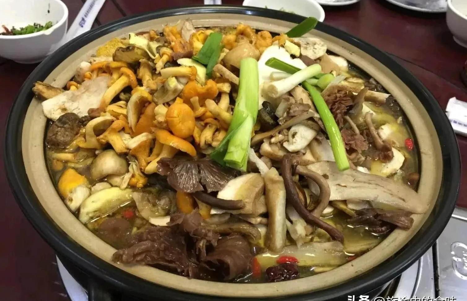 社交网络助推美食爆红_网红黑暗料理店,_现象级街头小吃